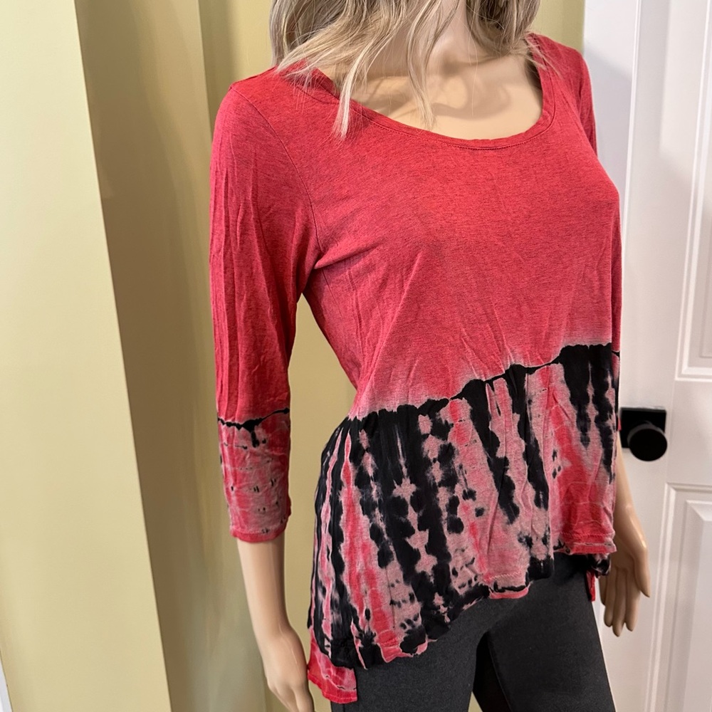 Language Red and Black Tie-Dye Knit Women’s Top Small Boho 3/4 Sleeve